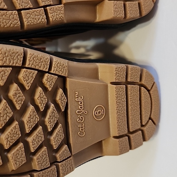 Cat and Jack brand winter boots for toddlers, size 6 - Picture 7 of 7